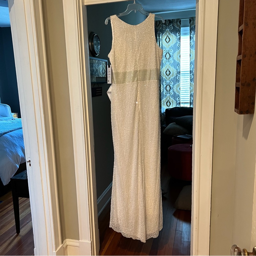 NWT MAC DUGGAL SCALLOPED NECKLINE SEQUINED EVENING/WEDDING GOWN - White, Sz 14 - Picture 3 of 12